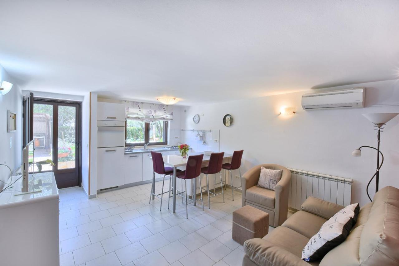 Brezac olive garden apartment Fažana Buitenkant foto