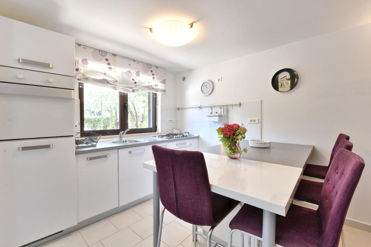 Brezac olive garden apartment Fažana Buitenkant foto